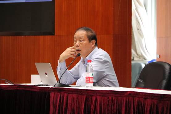 人拿着笔记本电脑

AI 生成的内容可能不正确。